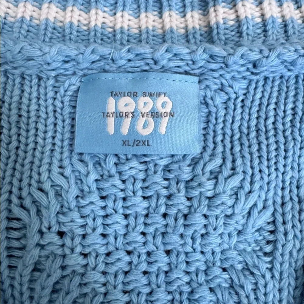 Official Taylor Swift 1989 Cardigan Brand New Sold Out - Picture 5 of 5